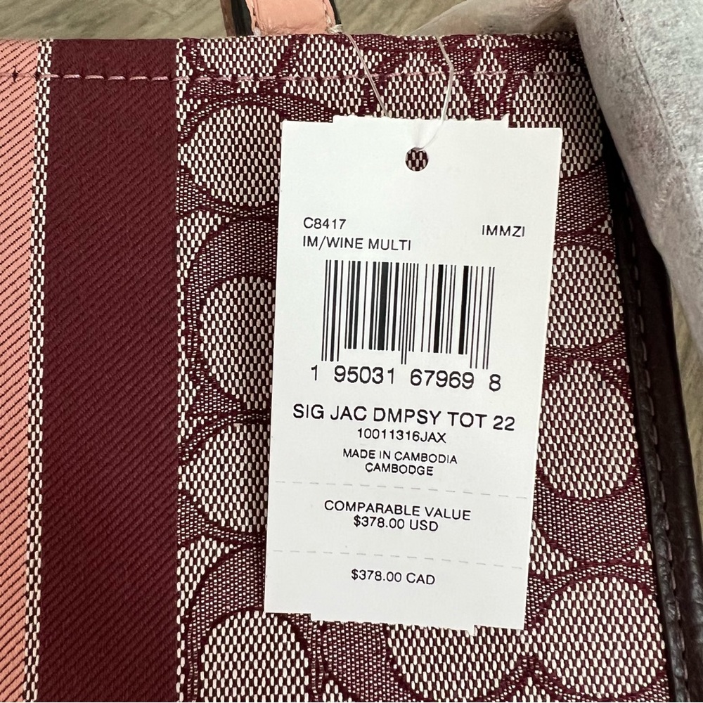 Coach Dempsey Tote 22 In Signature Jacquard With Stripe And Coach Patch - Picture 9 of 9